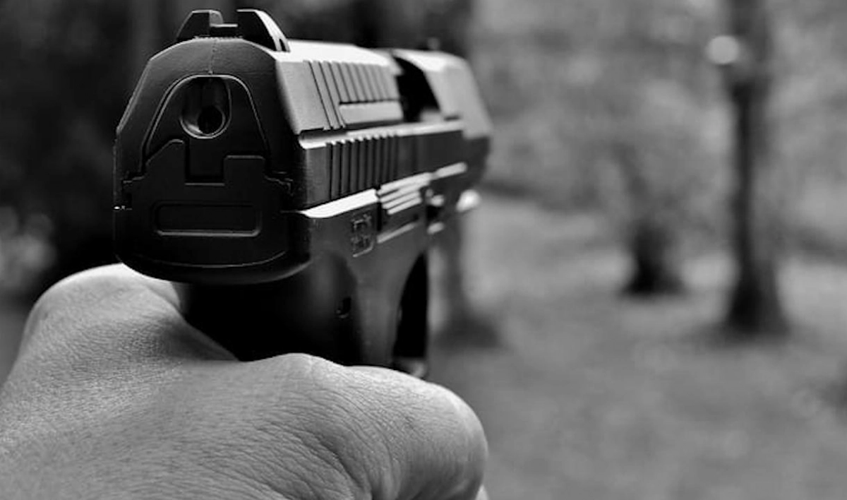 Мужчина, стрелявший в людей на улице Брянцева, получил 9 лет колонии - tvspb.ru