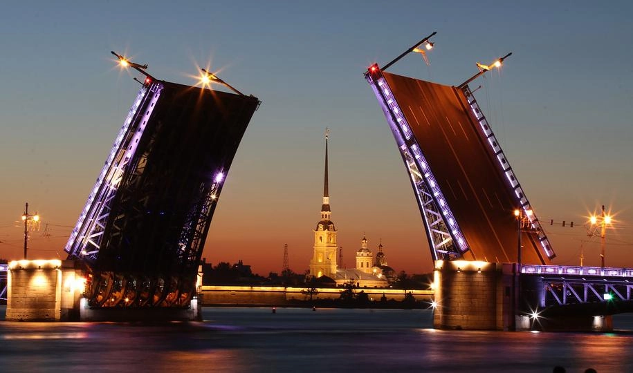 В Петербурге начнут разводить мосты в ночь на вторник - tvspb.ru