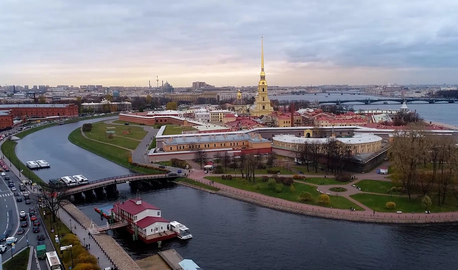 3д санкт петербург. Петропавловская крепость в Санкт-Петербурге. Питер Петропавловская крепость. Петропавловская крепость территория. Петропавловская крепость май.