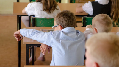 В Петербурге назвали условия, при которых школьников могут перевести на дистанционку