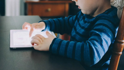 Петербургских родителей призвали быть бдительными из-за «омикрона»