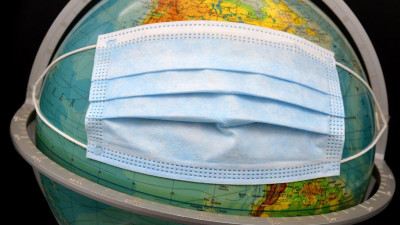 Врач-инфекционист: Международные COVID-паспорта повлекут социальное неравенство