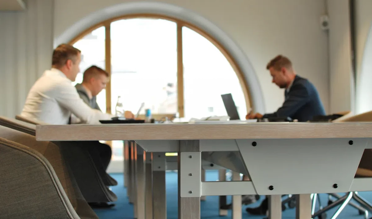 Малый бизнес в Петербурге получит отсрочки по ряду налогов - tvspb.ru