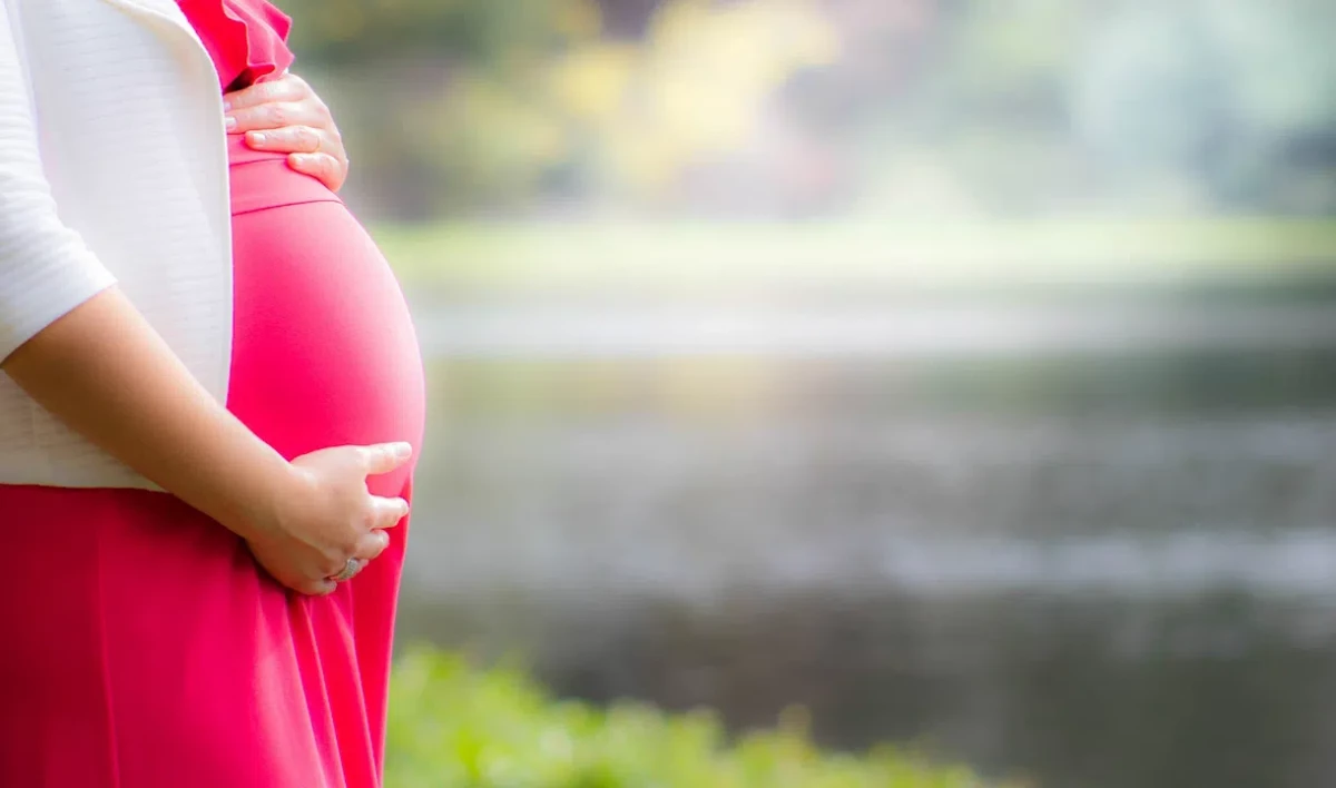 Студенты СПбГУ разработали функциональный напиток для беременных - tvspb.ru