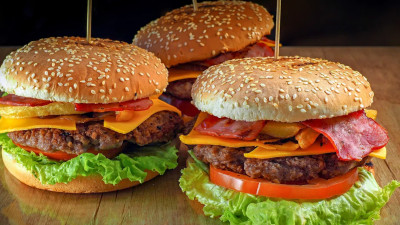 Рестораны, принадлежавшие McDonald’s, возобновят работу под новым брендом в июне