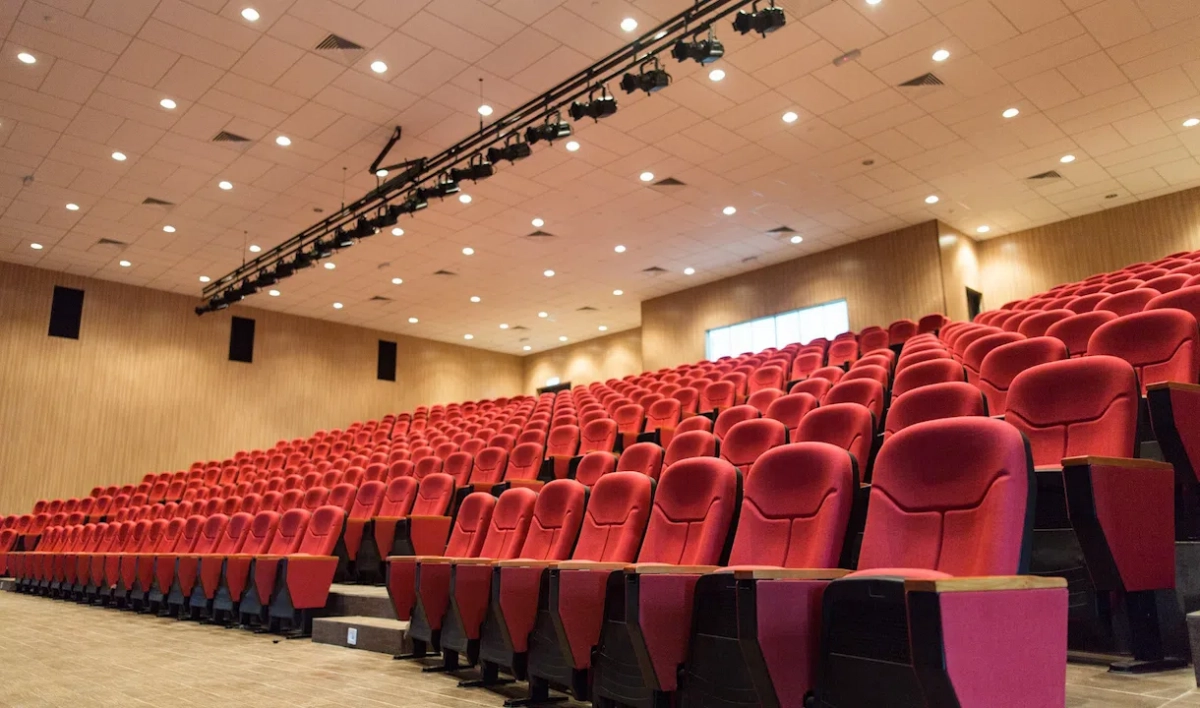 По «Пушкинской карте» разрешат ходить в кино, но только на российские фильмы - tvspb.ru