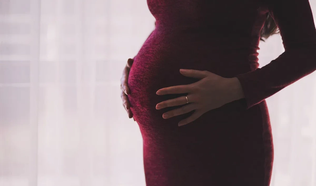 С 1 января больничные и выплаты по беременности и родам будут начисляться автоматически - tvspb.ru