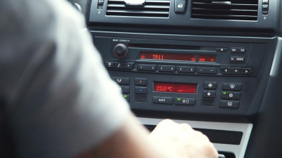 Автоэксперт рассказал, на сколько могут подорожать отечественные машины к концу 2021 года