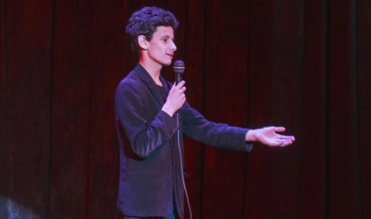 Юный комик из Петербурга завоевал приз зрительских симпатий на стендап-фестивале SPB 2K19 - tvspb.ru