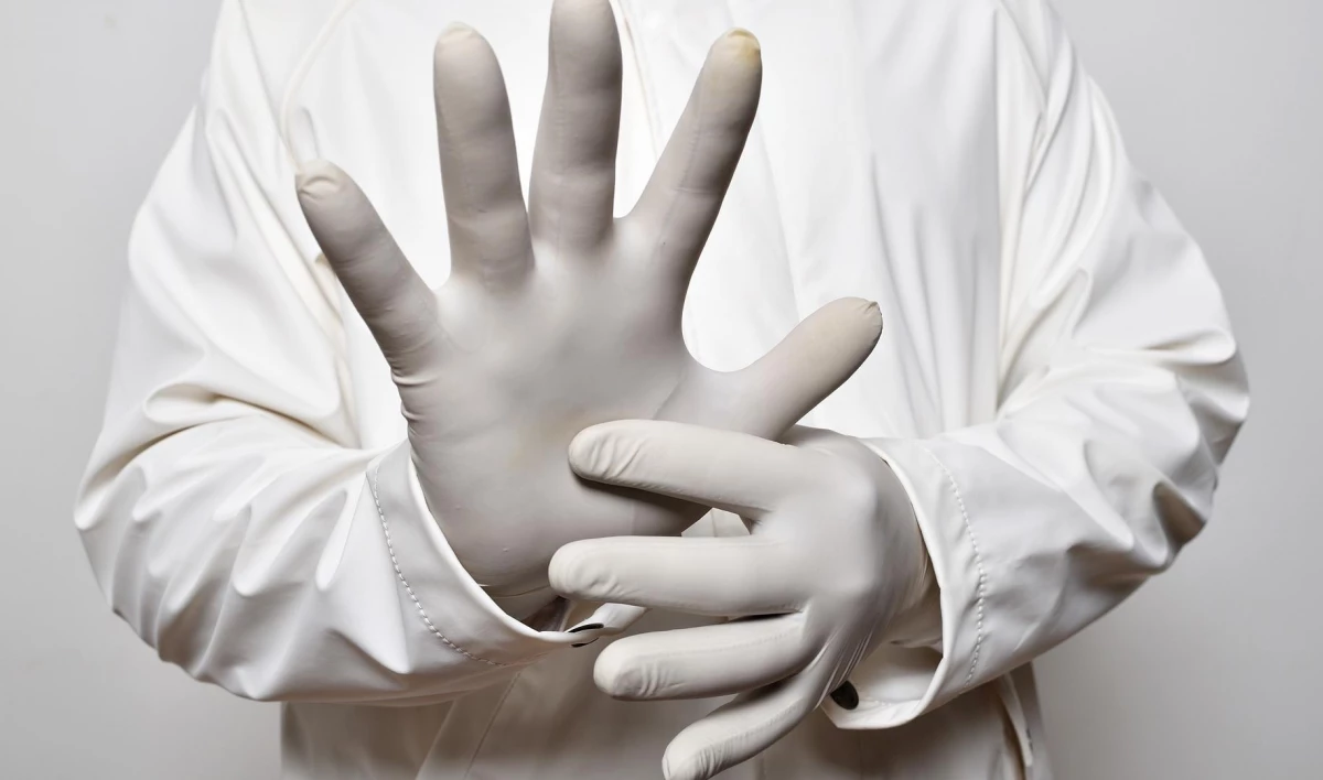 В Петербурге отменен перчаточный режим в общественных местах - tvspb.ru