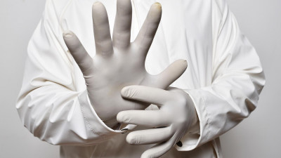 В Петербурге отменен перчаточный режим в общественных местах