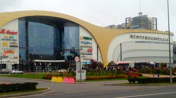 Торговый центр «Жемчужная Плаза» эвакуируют в Петербурге - tvspb.ru
