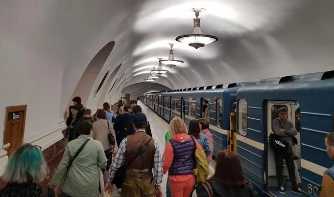 В первые годы работы ленинградская подземка перевезла почти все население земного шара - tvspb.ru