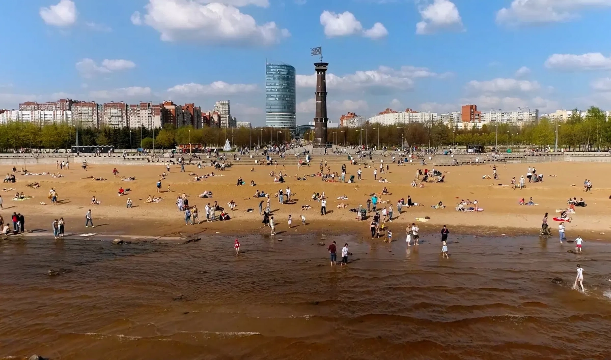 Петербуржцы в жару берут такси на пляж и заказывают мороженое на дом |  Телеканал Санкт-Петербург