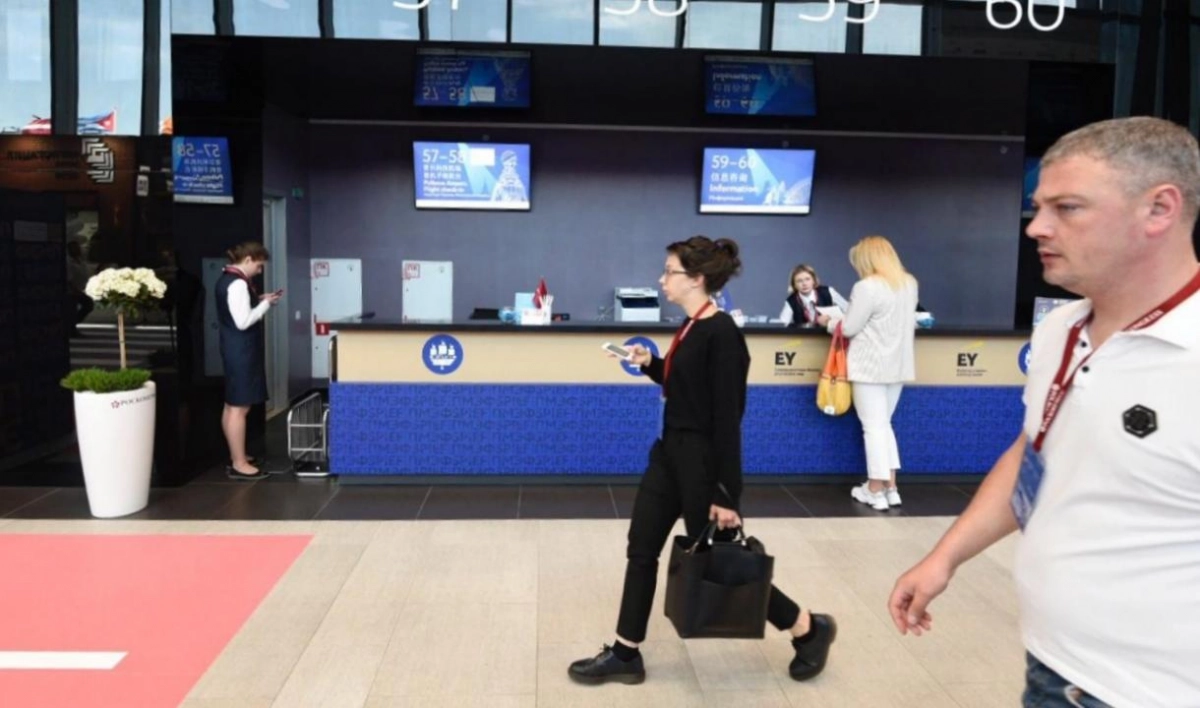 В «Экспофоруме» установили стойки регистрации на рейсы для гостей ПМЭФ - tvspb.ru