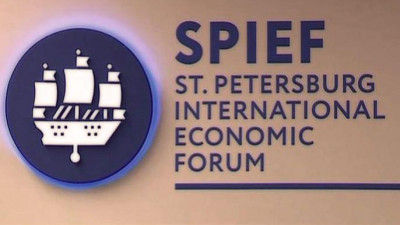 Вместе с Путиным участие в пленарном заседании ПМЭФ-2018 примут Макрон и Абэ