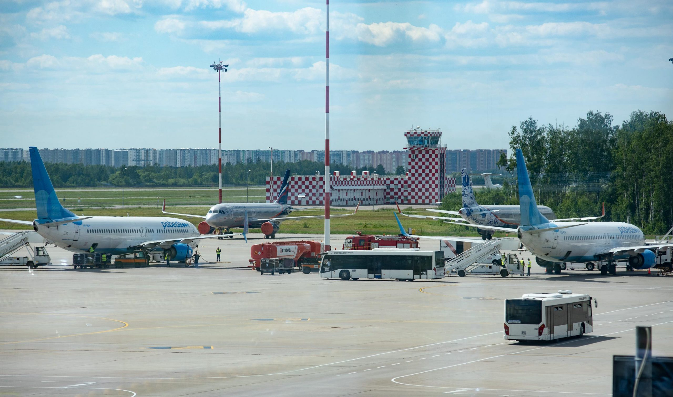 самолет в санкт петербург