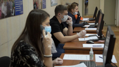 В Петербурге заболевшие коронавирусом смогут обратиться за помощью к волонтерам по единому номеру телефона