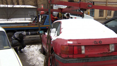 В Петербурге эвакуируют «машины-подснежники»