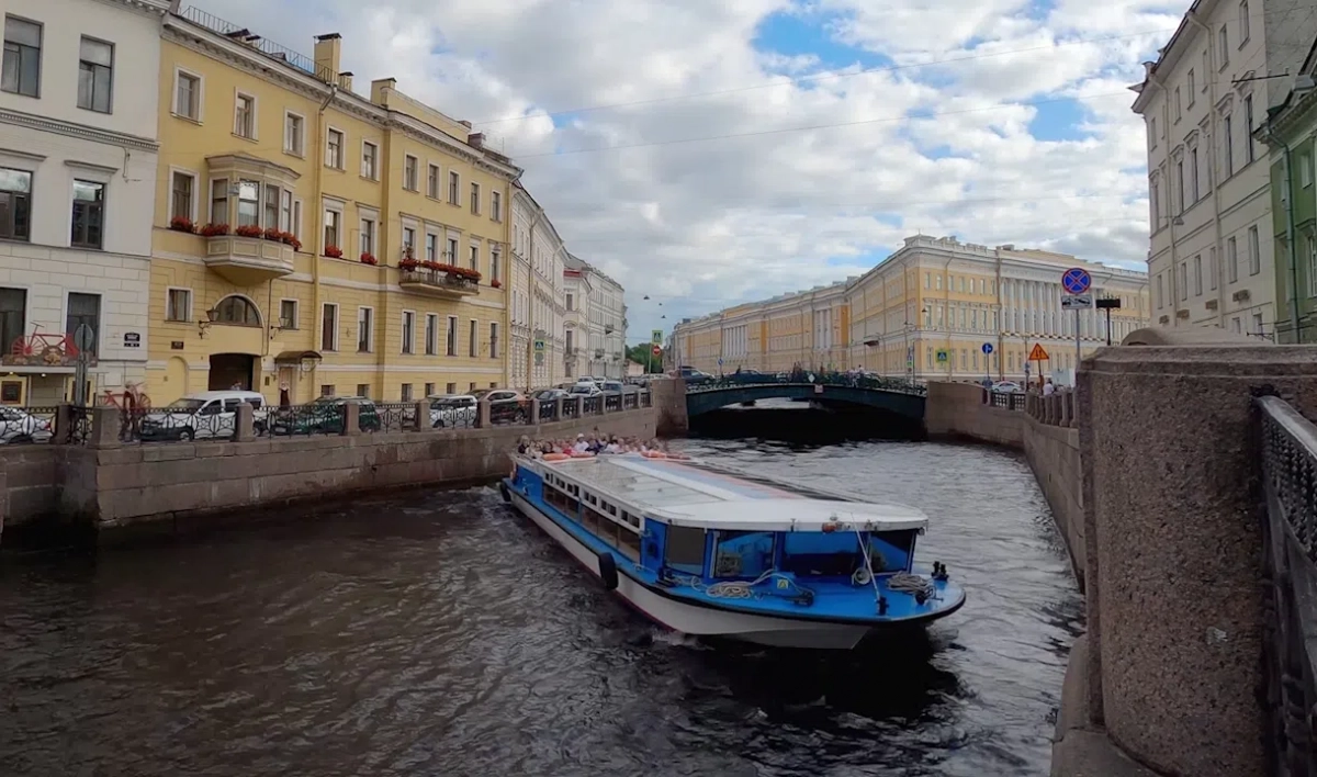 Петербург единственный в стране опустил цены для туристов ниже планки 2019 года - tvspb.ru