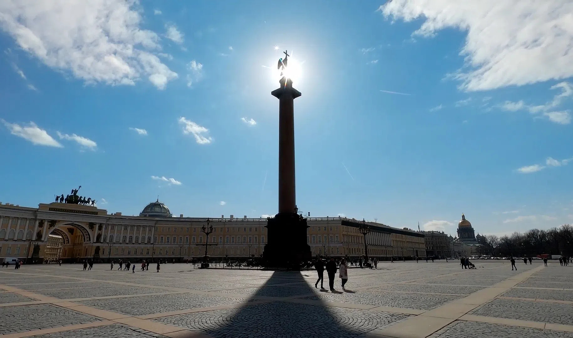 Вступление на престол Петра II и открытие памятника Суворову: Ключевые события истории Петербурга 17 мая