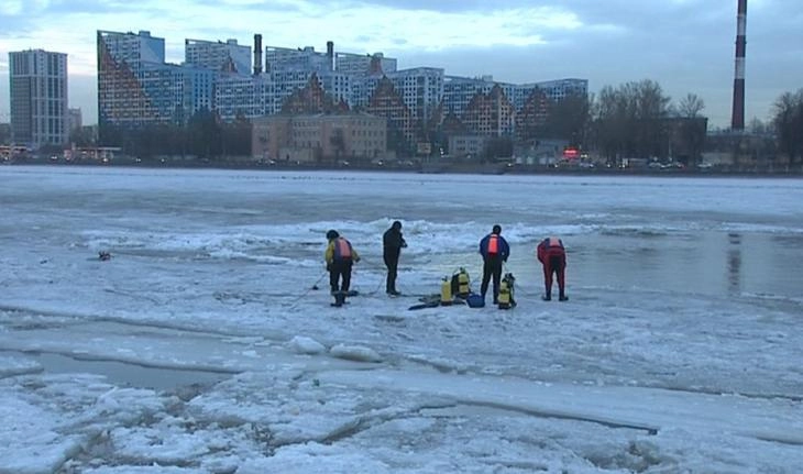 Спасатели продолжат поиски утонувшего в Неве школьника - tvspb.ru