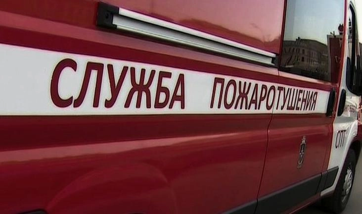 Три этажа дома на Гранитной улице пострадали от пожара - tvspb.ru