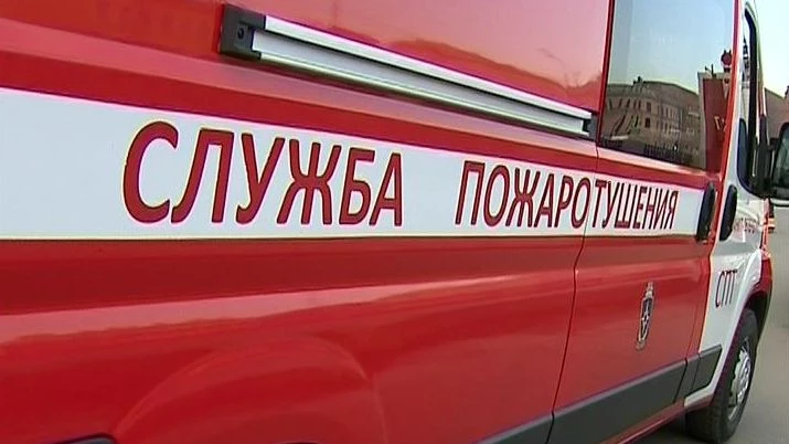 На Цветочной улице тушили пожар в здании дата-центра - tvspb.ru