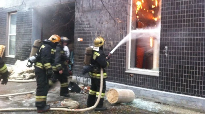 Складские помещения горели в Адмиралтейском районе Петербурга - tvspb.ru