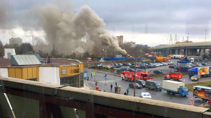 пожар в обухово. пожар в обухово сегодня. ликвидация открытого горения это. пожар на заводе звезда. пожар в обухово сегодня.