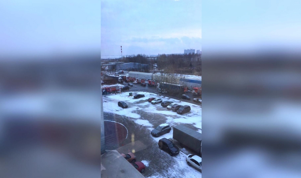 Пожар на заводе в Петербурге локализован, эвакуировано 8 человек - tvspb.ru