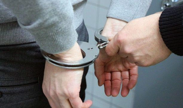 Суд в Петербурге арестовал подполковника Центра «Э» по делу о взятке - tvspb.ru