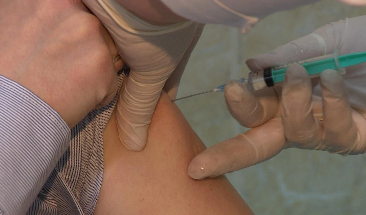 Более 200 тыс. петербуржцев полностью прошли вакцинацию от коронавируса - tvspb.ru