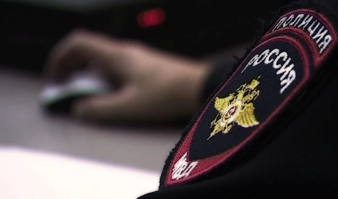 В Невском районе полиция остановила мужчину с гашишем в машине - tvspb.ru