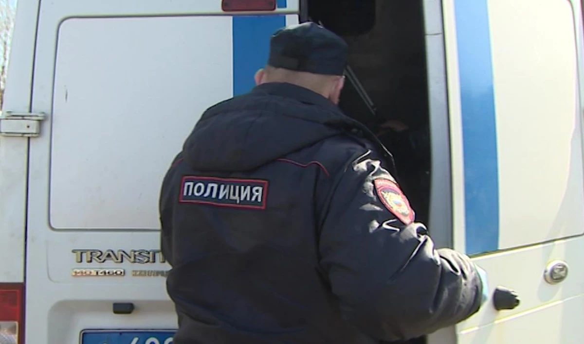 Управляющего супермаркета избил прохожий на улице Розенштейна - tvspb.ru