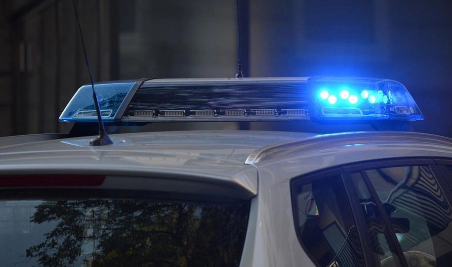 Угонщик пытался отбуксировать краденое авто на такси, но попался полиции Петербурга - tvspb.ru