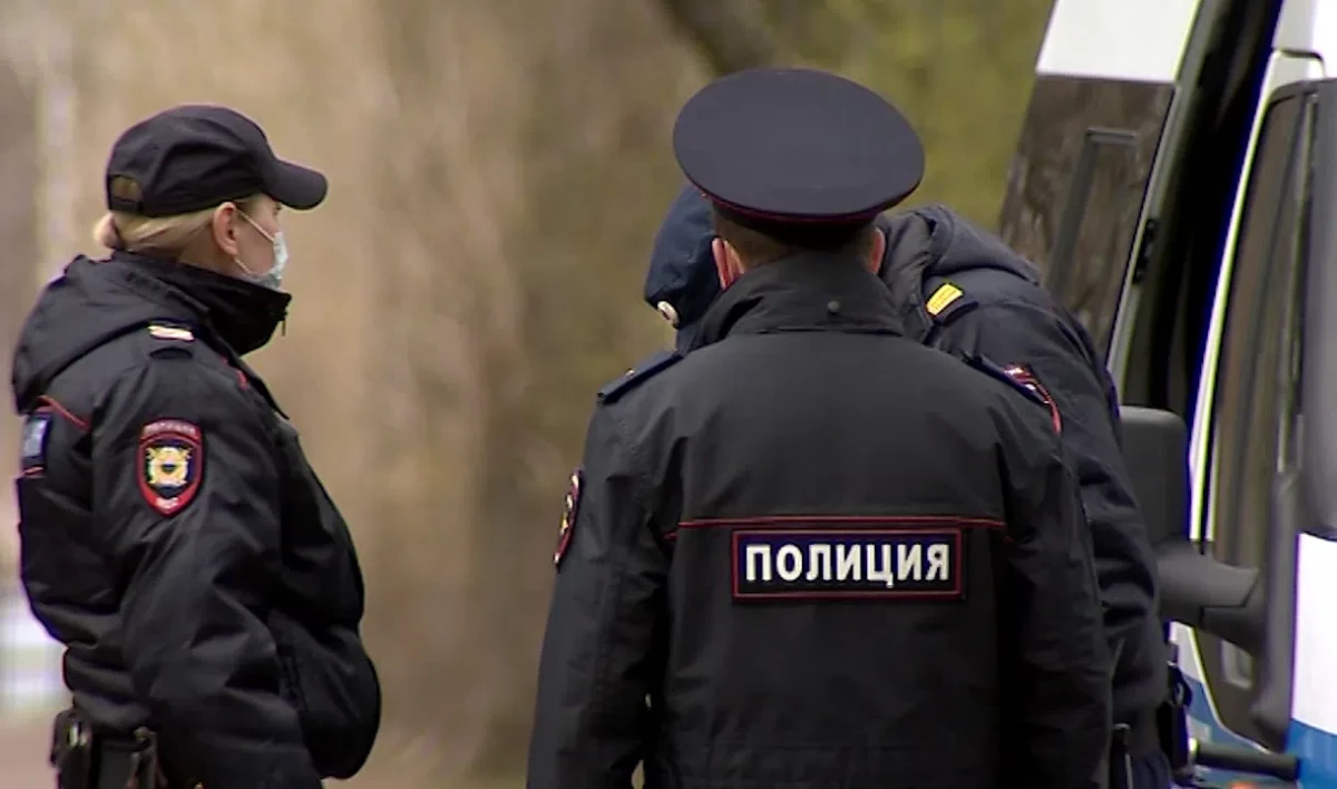 Находившийся в федеральном розыске мужчина набросился на полицейских в Петербурге - tvspb.ru