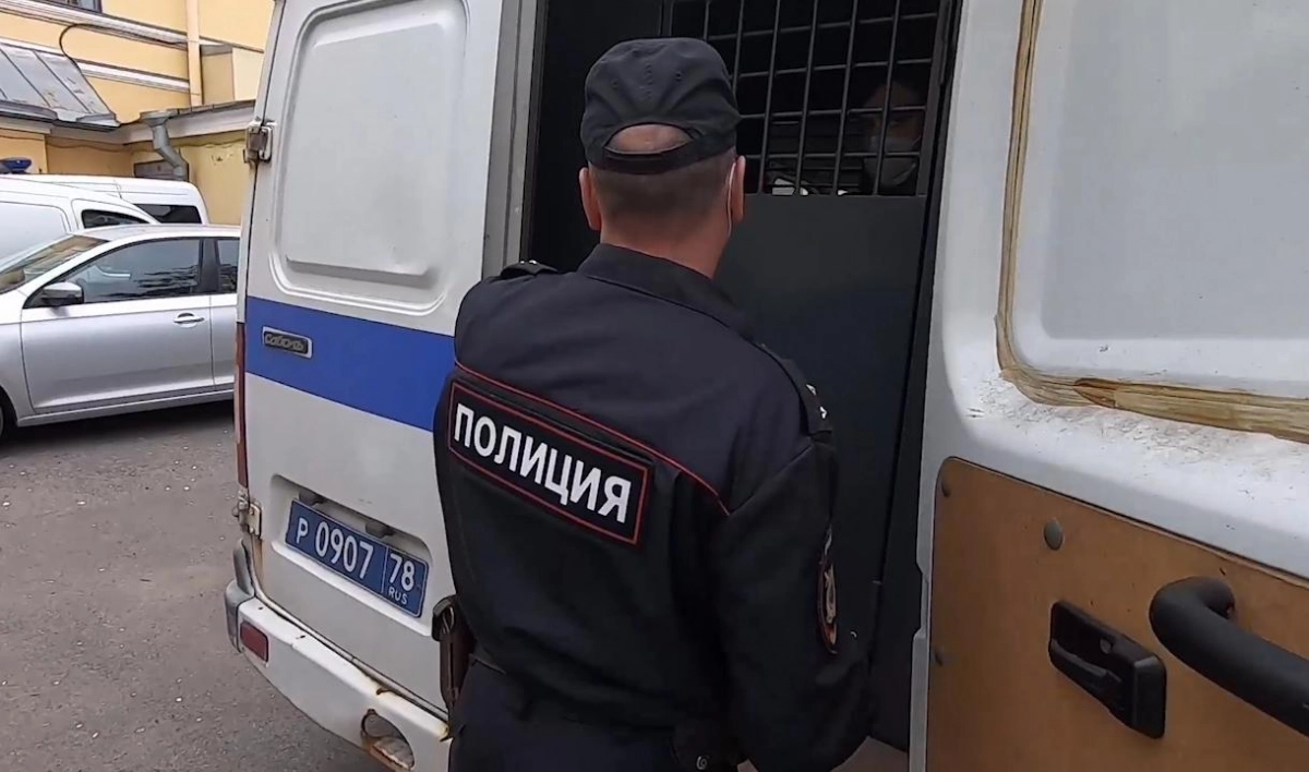 В Адмиралтейском районе поймали мужчину, угнавшего такси - tvspb.ru