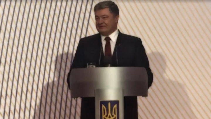 Порошенко рассказал украинским дипломатам о «подлости украинского режима» - tvspb.ru