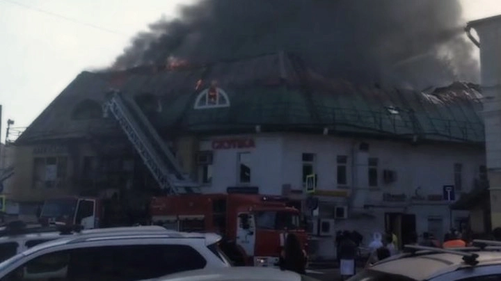 Спасатели потушили пожар в центре Москвы - tvspb.ru