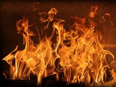 Спасатели локализовали пожар на Индустриальном проспекте - tvspb.ru
