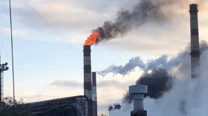 Пожар на нефтеперерабатывающем заводе в Киришах