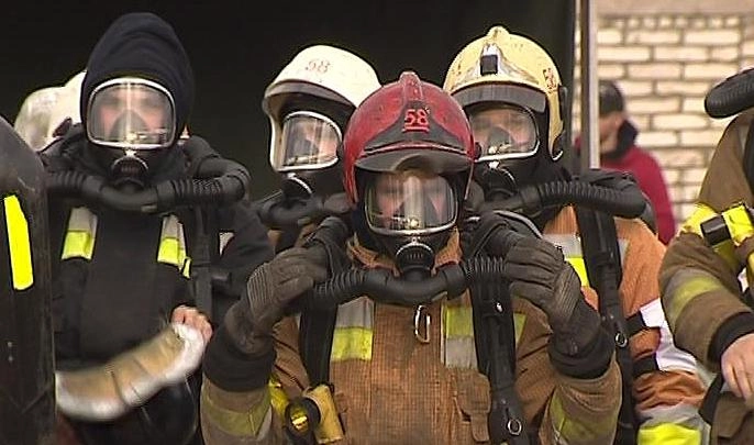 Пожар в квартире на Будапештской улице спасатели тушили около часа - tvspb.ru