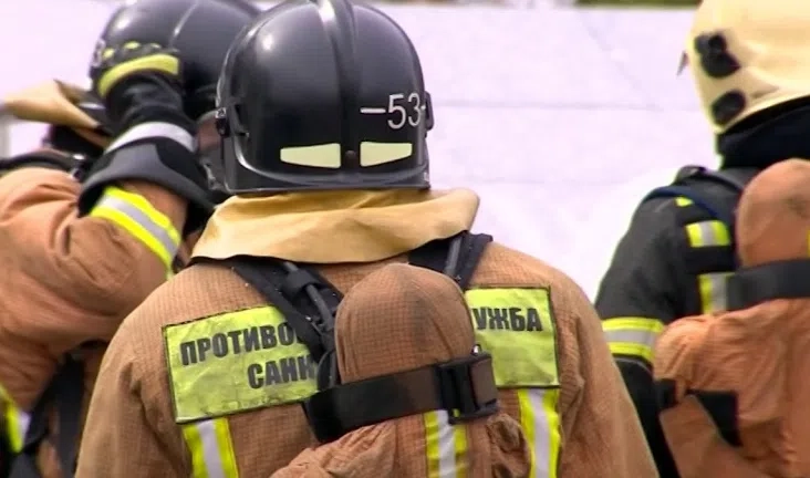 Спасатели два часа боролись с пожаром в квартире в поселке Рахья под Всеволожском - tvspb.ru
