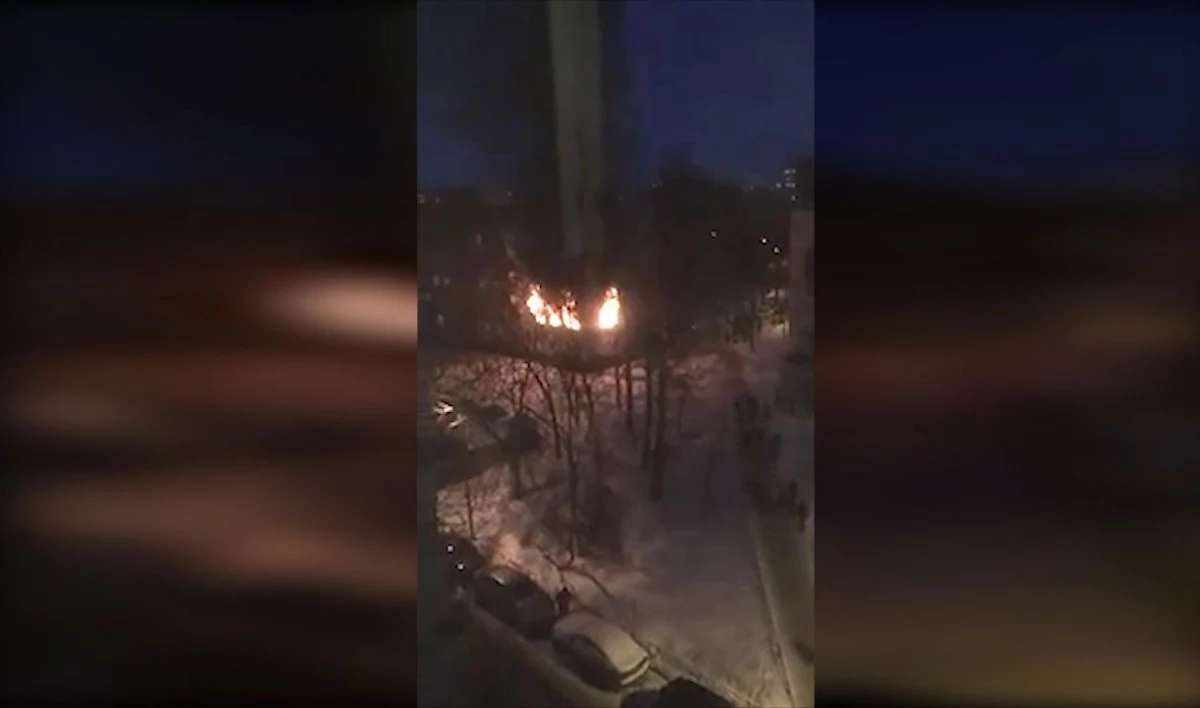 Пожар на Бухарестской улице уничтожил 40 квадратных метров - tvspb.ru