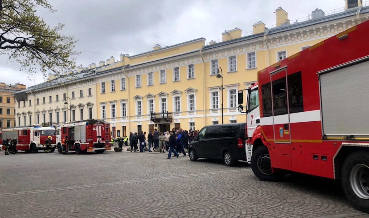 «Пожар» в Михайловском театре оказался учениями спасателей - tvspb.ru