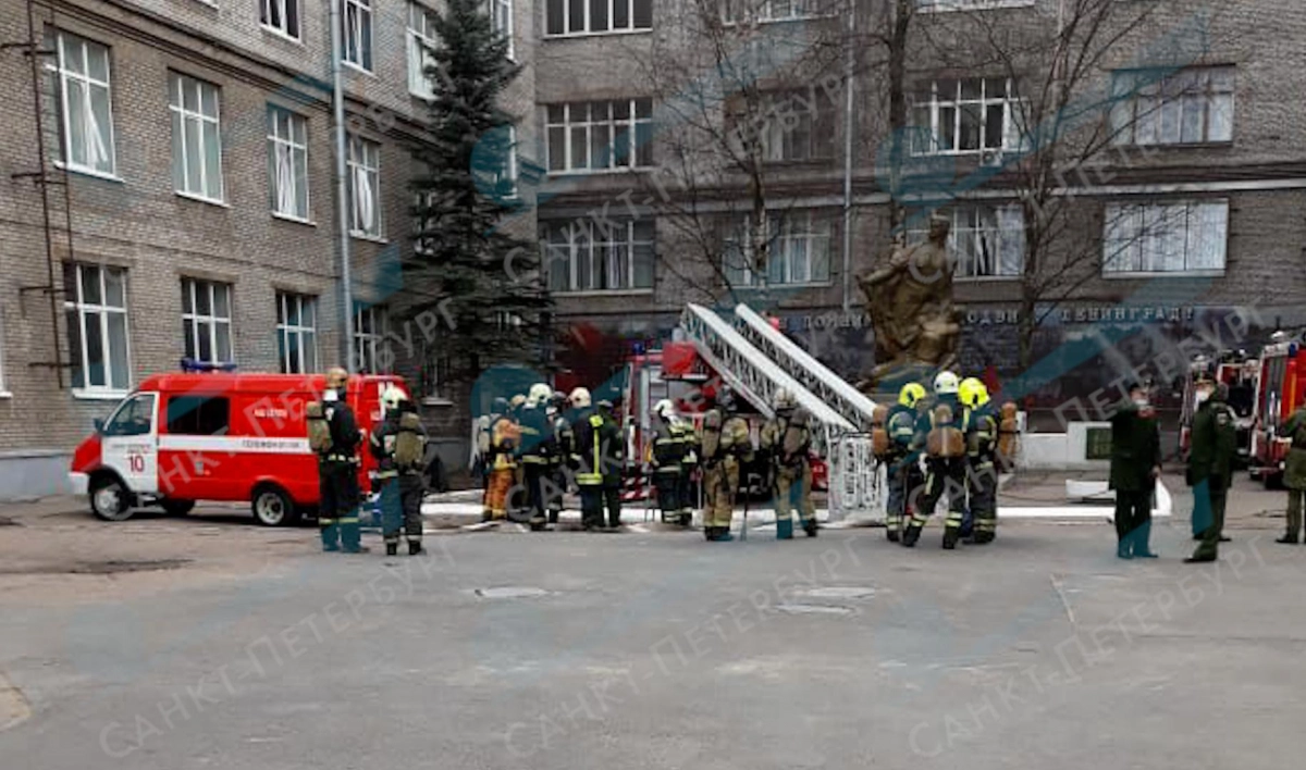 Пожар произошел в учебном корпусе Военно-космической академии имени Можайского - tvspb.ru