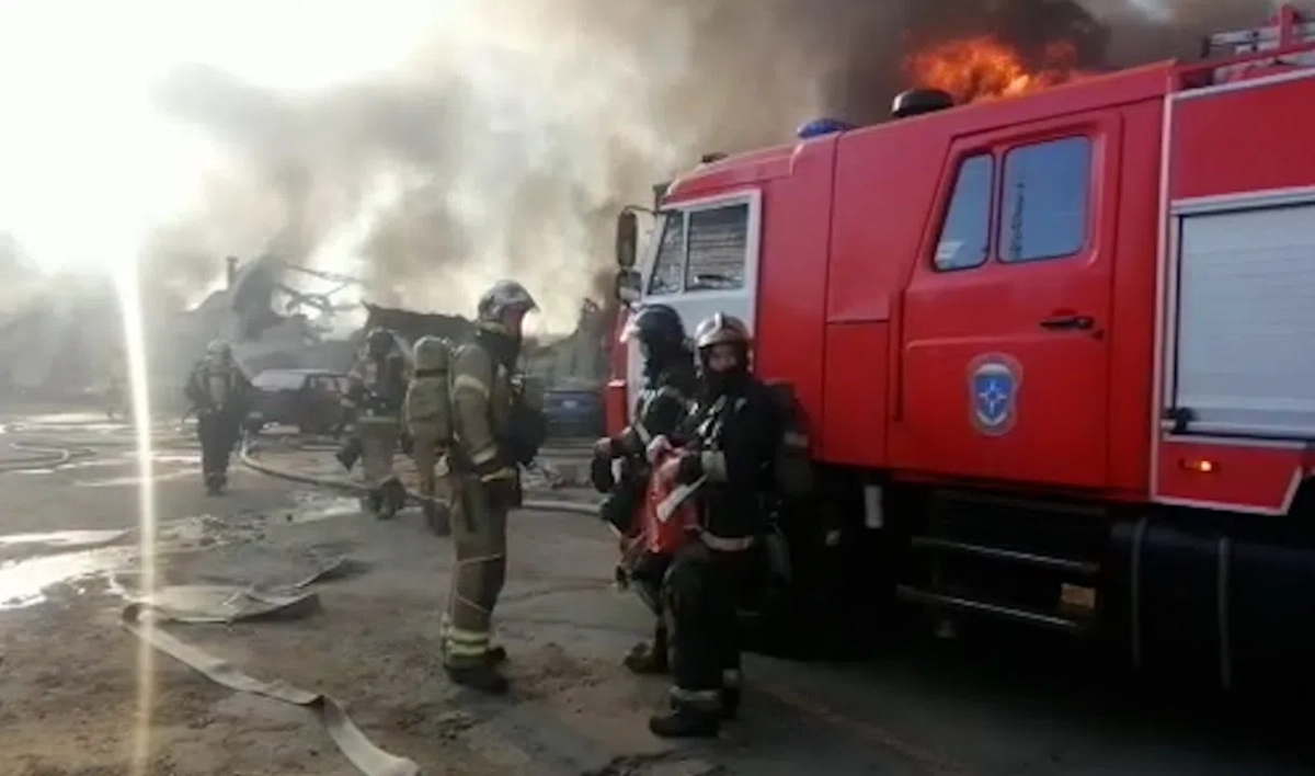 Роспотребнадзор взял пробы воздуха после серьезного пожара на Партизанской улице - tvspb.ru