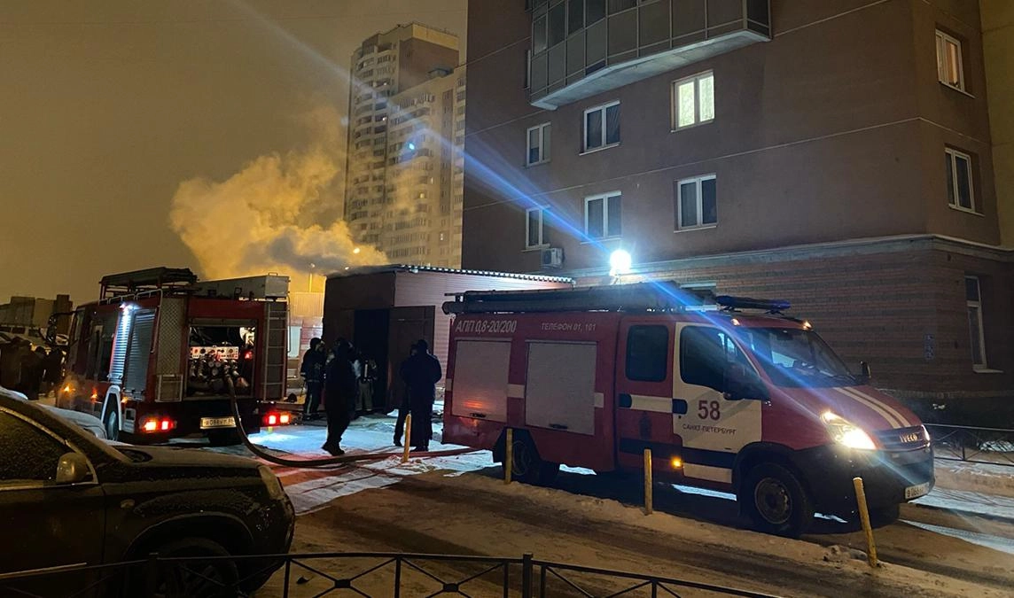Спасатели ликвидировали пожар в пиццерии на Дунайском проспекте - tvspb.ru