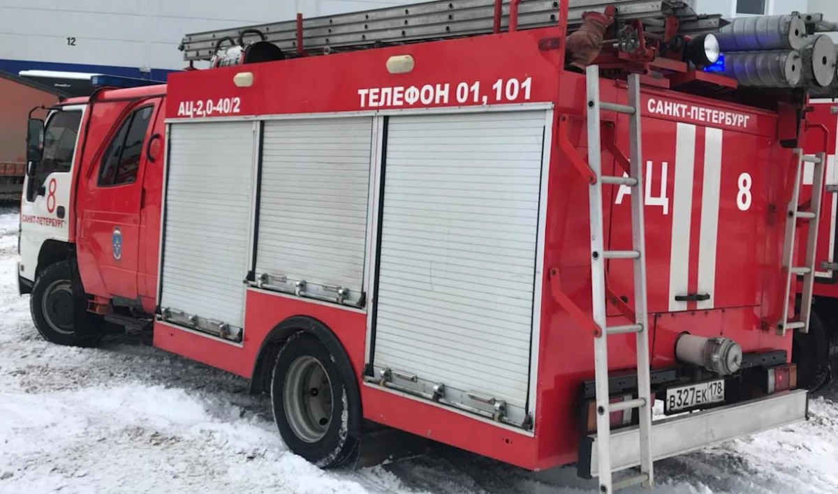 Спасатели потушили пожар в цехе по производству медоборудования на Охте - tvspb.ru